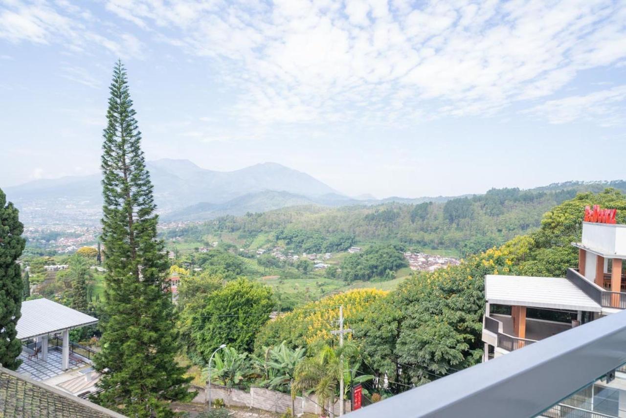 โรงแรมซาน ควีน บาตู Sumber Brantas ภายนอก รูปภาพ